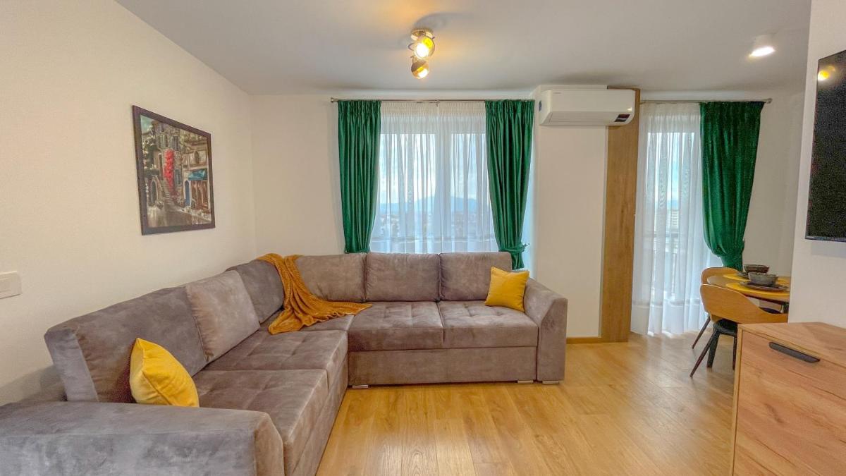 Suitetrails - DreamView Apartment with private parking