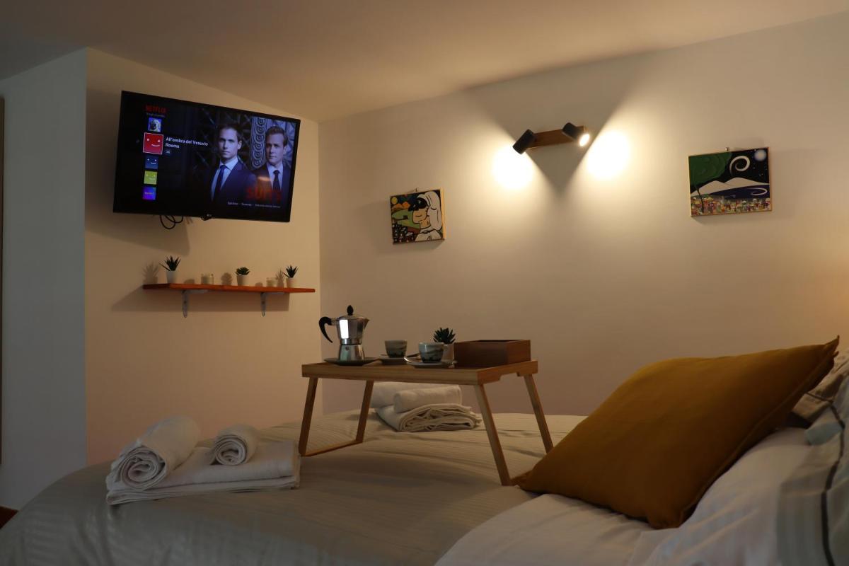 Suitetrails - All'Ombra del Vesuvio Rooms Duomo