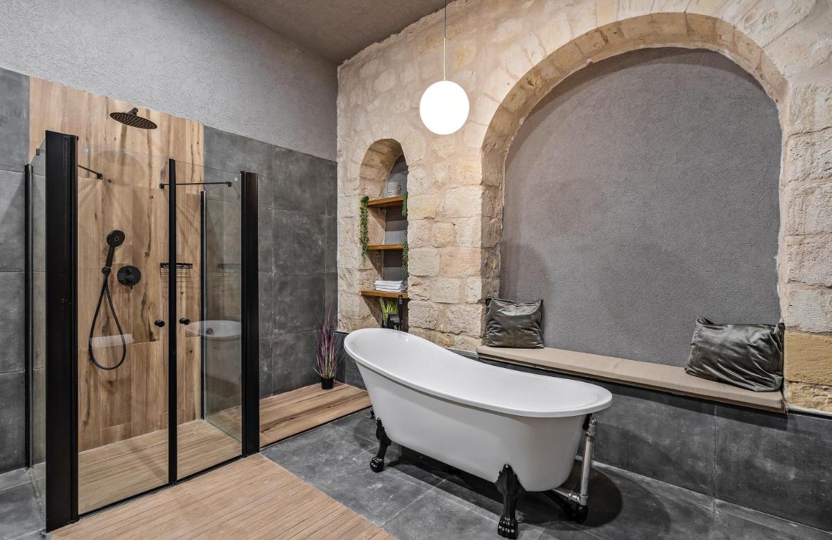 Suitetrails - Old City Boutique by La Finca Hotels