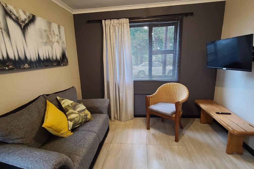 Suitetrails - Cozy Modern Private Apartment