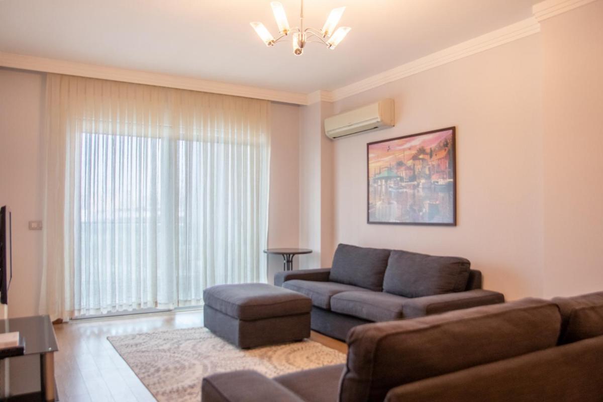 Pleasant Flat Close to Various Malls in Cigli - Housity