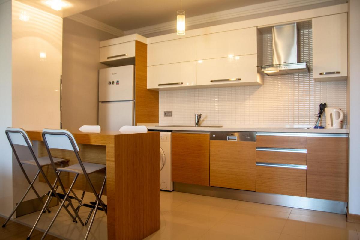Pleasant Flat Close to Various Malls in Cigli - Housity