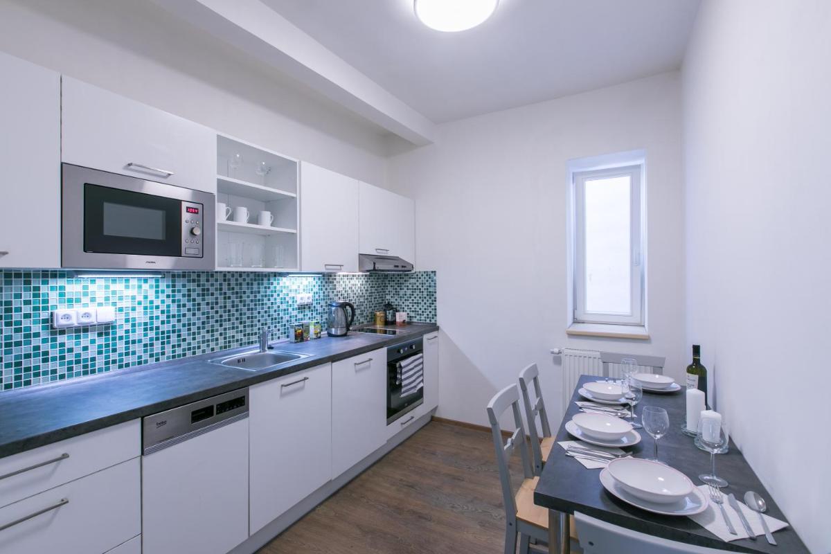 Suitetrails - Cozy apartment in quiet courtyard near Charles Bridge