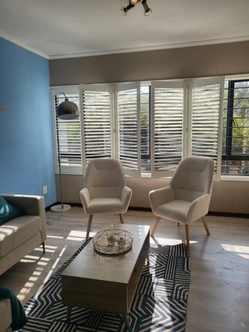 Suitetrails - Modern Azzaro Apartments
