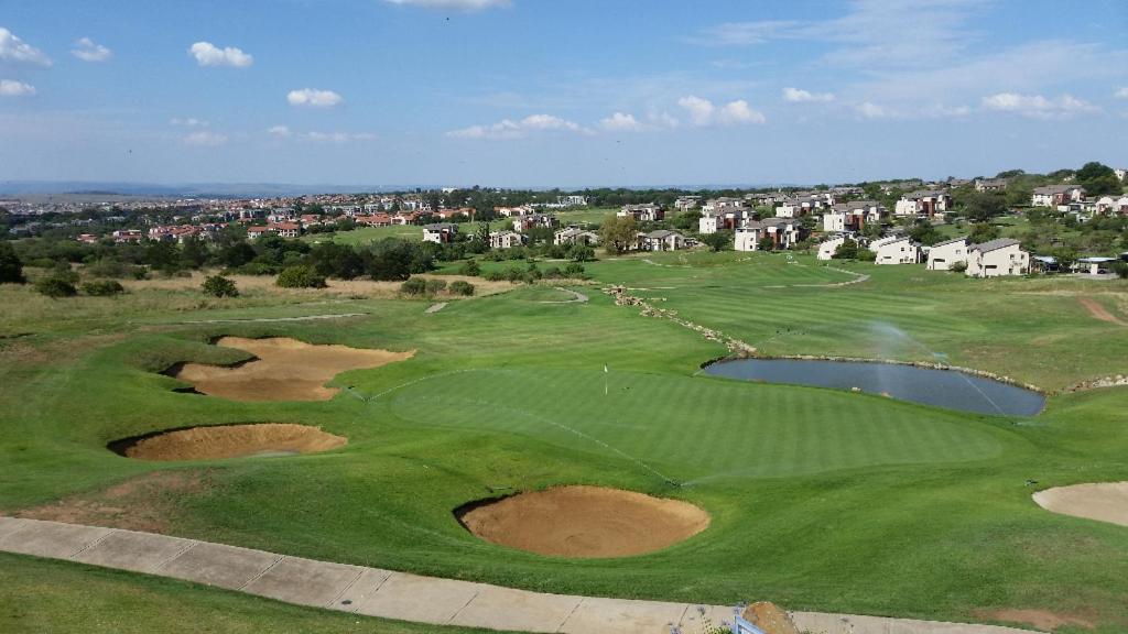 Suitetrails - Modern Azzaro Apartments