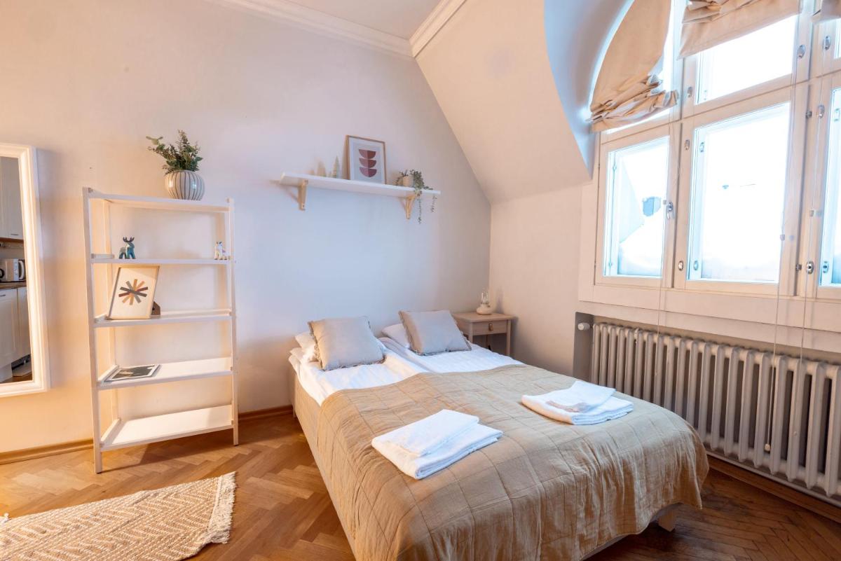 Suitetrails - 2ndhomes Cozy & Compact Top Floor Studio in Erottaja