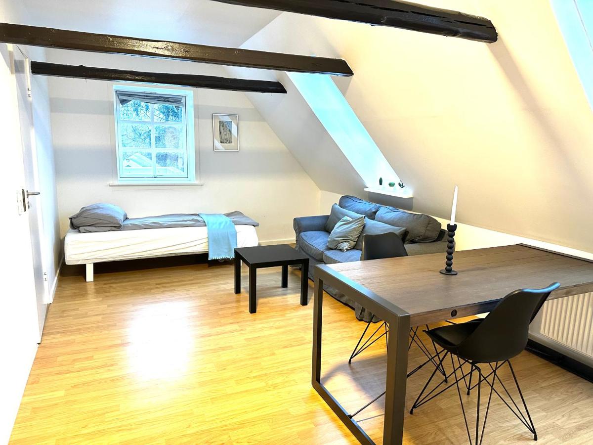 Suitetrails - Cozy one bedroom apartment near the sea