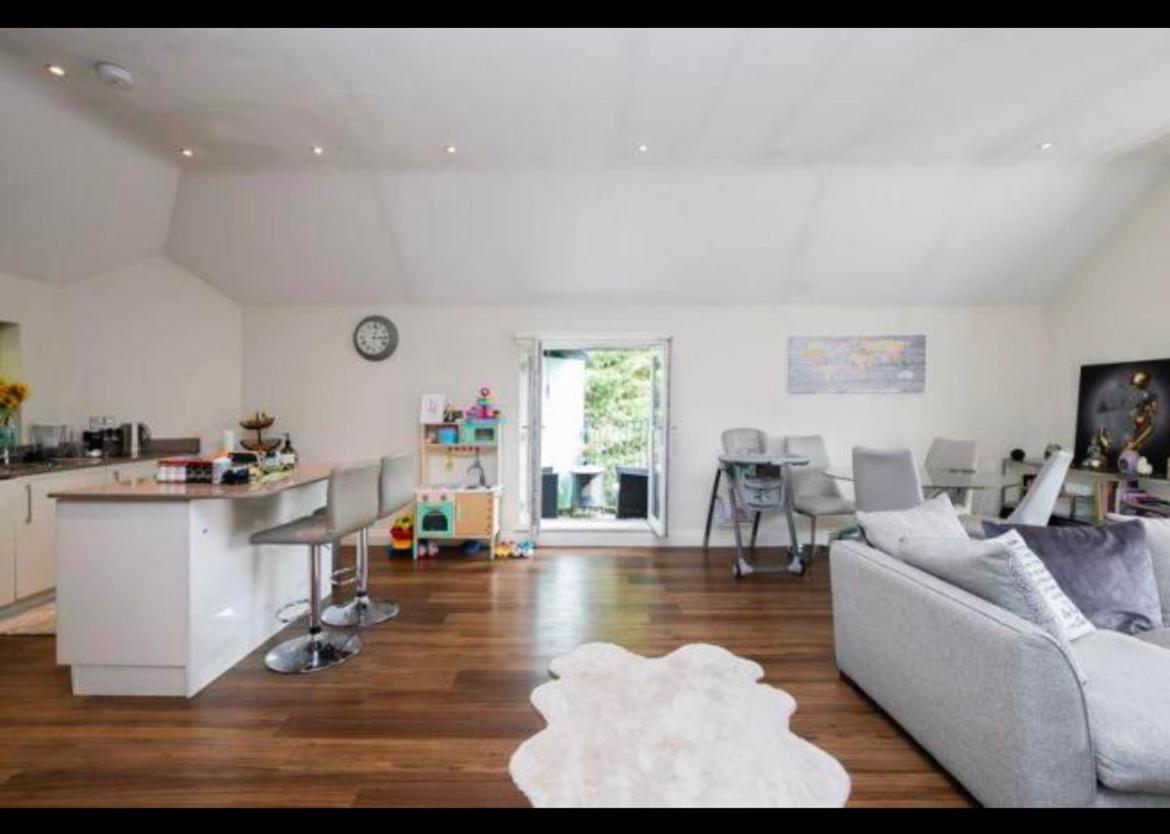 2 Bedroom Penthouse Apartment - Housity