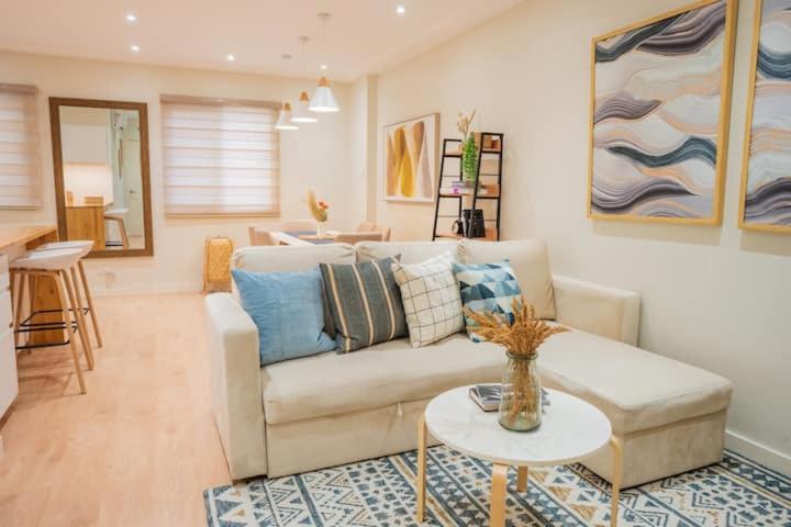 Suitetrails - A Cozy Scandi-Inspired Retreat in Pasig