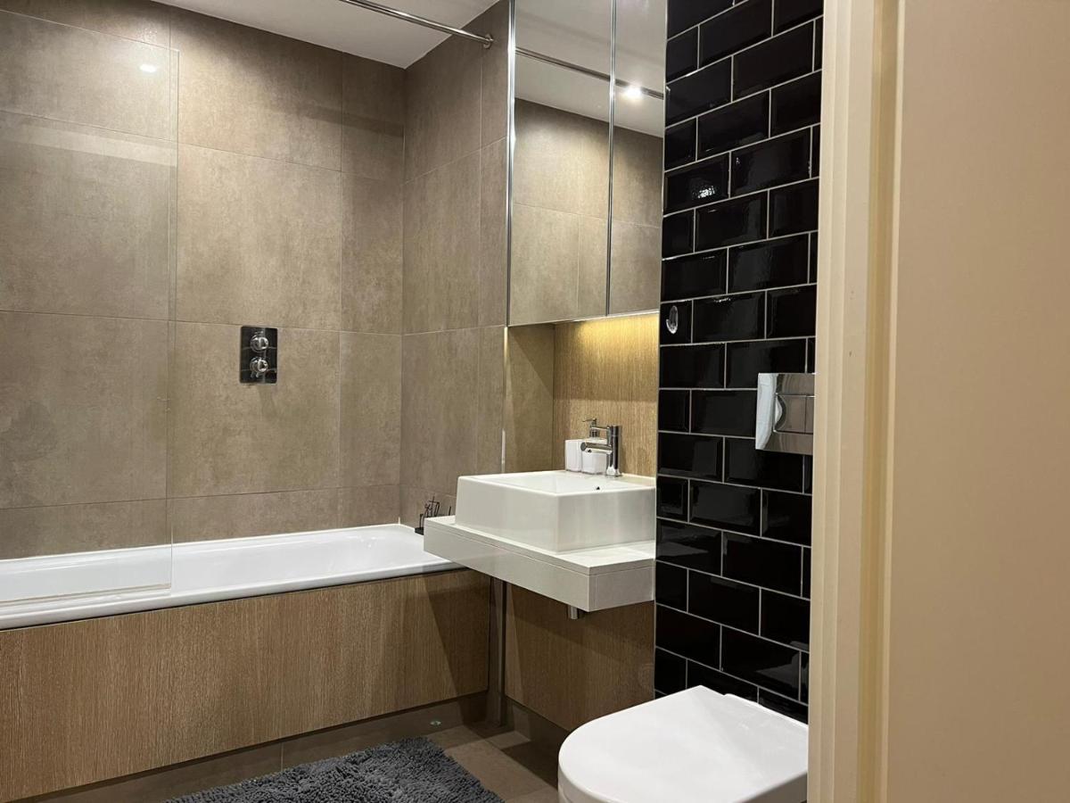 Beautiful Stay In Central Wembley - Housity
