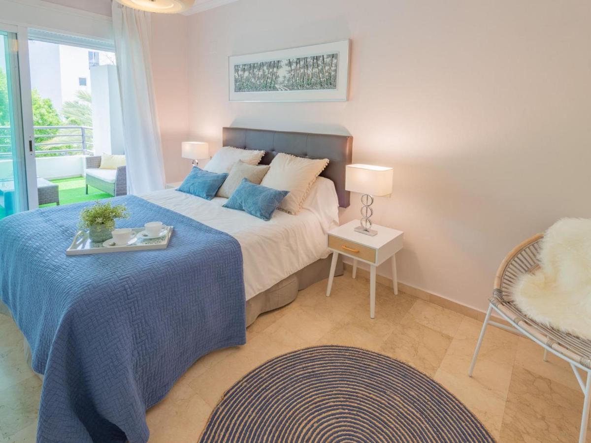 Suitetrails - VACATION MARBELLA I Terrazas de Banus, 50 meters from the sea, 24-7 security, 4x Swimming Pools