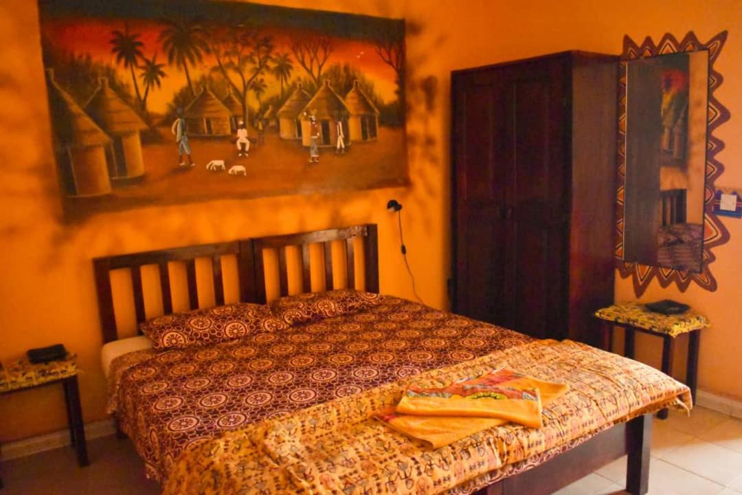 Hotel Casa Sinkinling Gambia - Housity