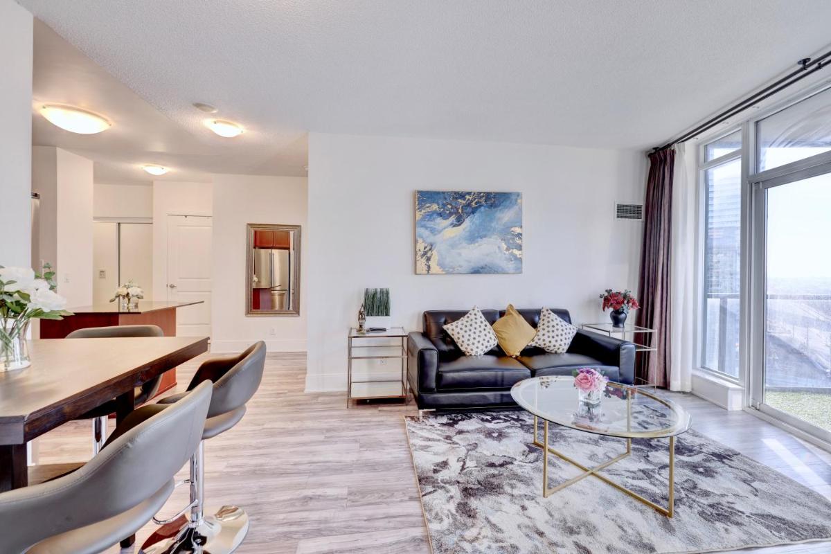 Grand Royal condos SQ One Mississauga - Housity