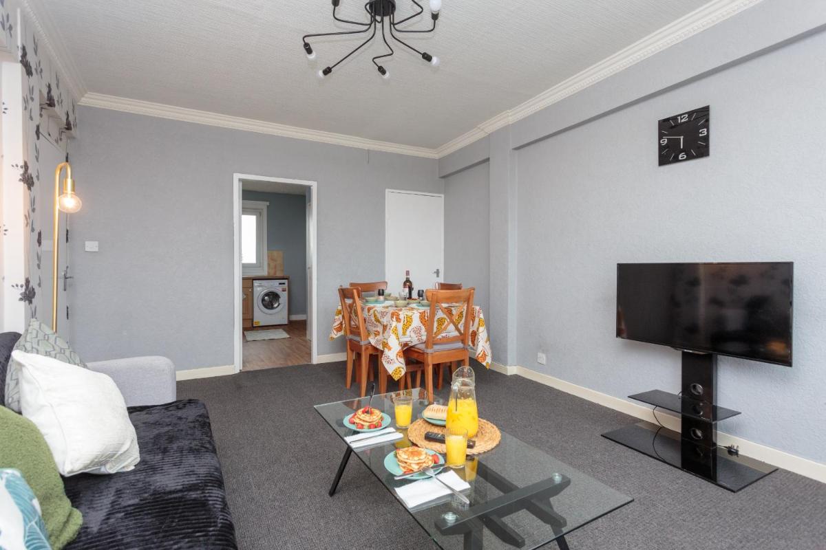 Spacious 3DB -15 minutes from city centre - Housity
