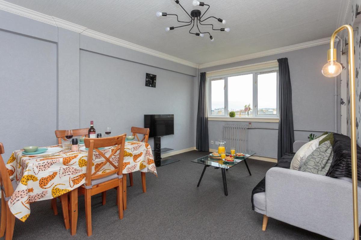Spacious 3DB -15 minutes from city centre - Housity