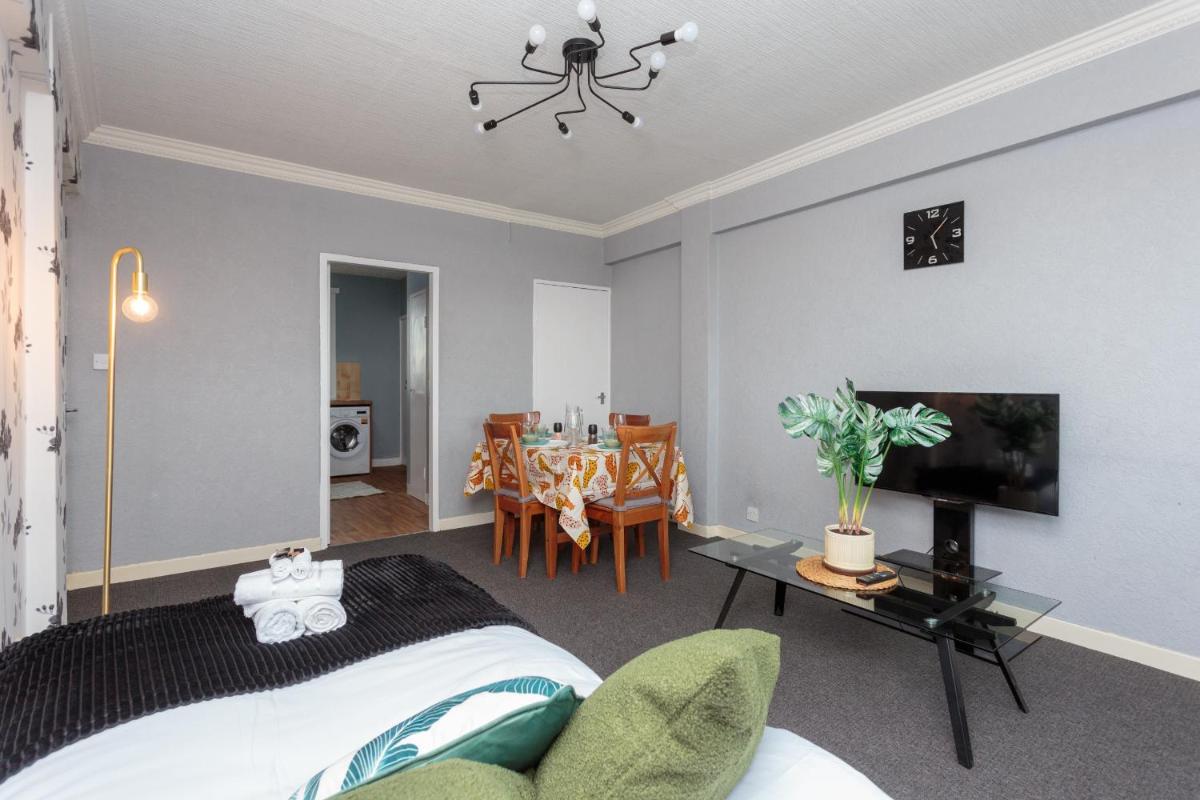 Spacious 3DB -15 minutes from city centre - Housity