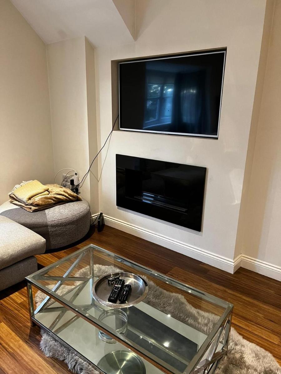 2 Bedroom Penthouse Apartment - Housity