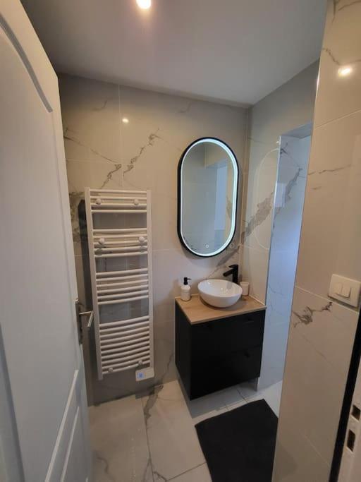 Suitetrails - Superbe appartement calme et spacieux-proche centre ville