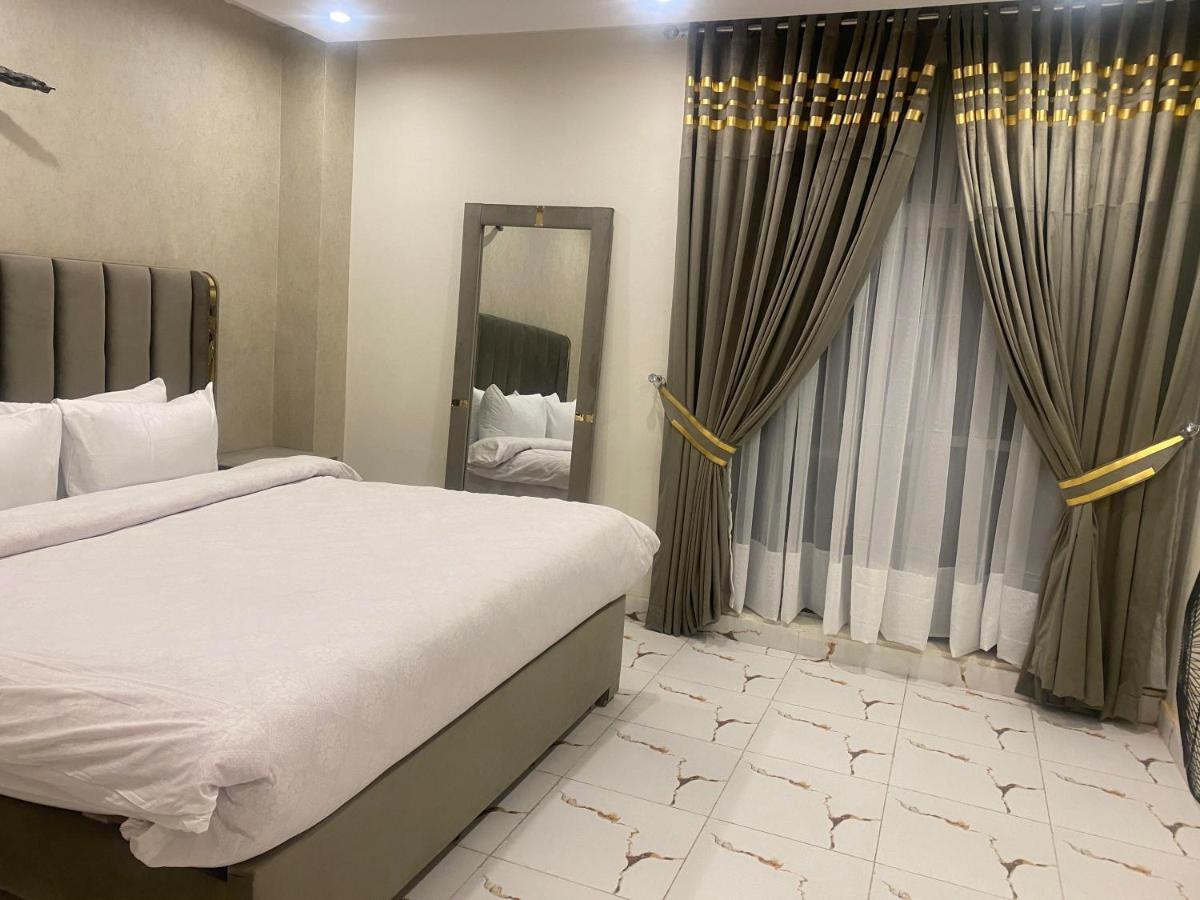 Suitetrails - Burj Al Bahria Town Luxury Suites