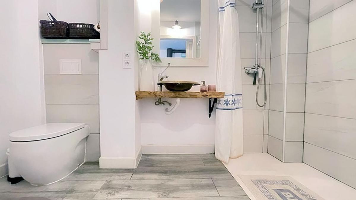 Suitetrails - New Cozy Beach apartment, WiFi