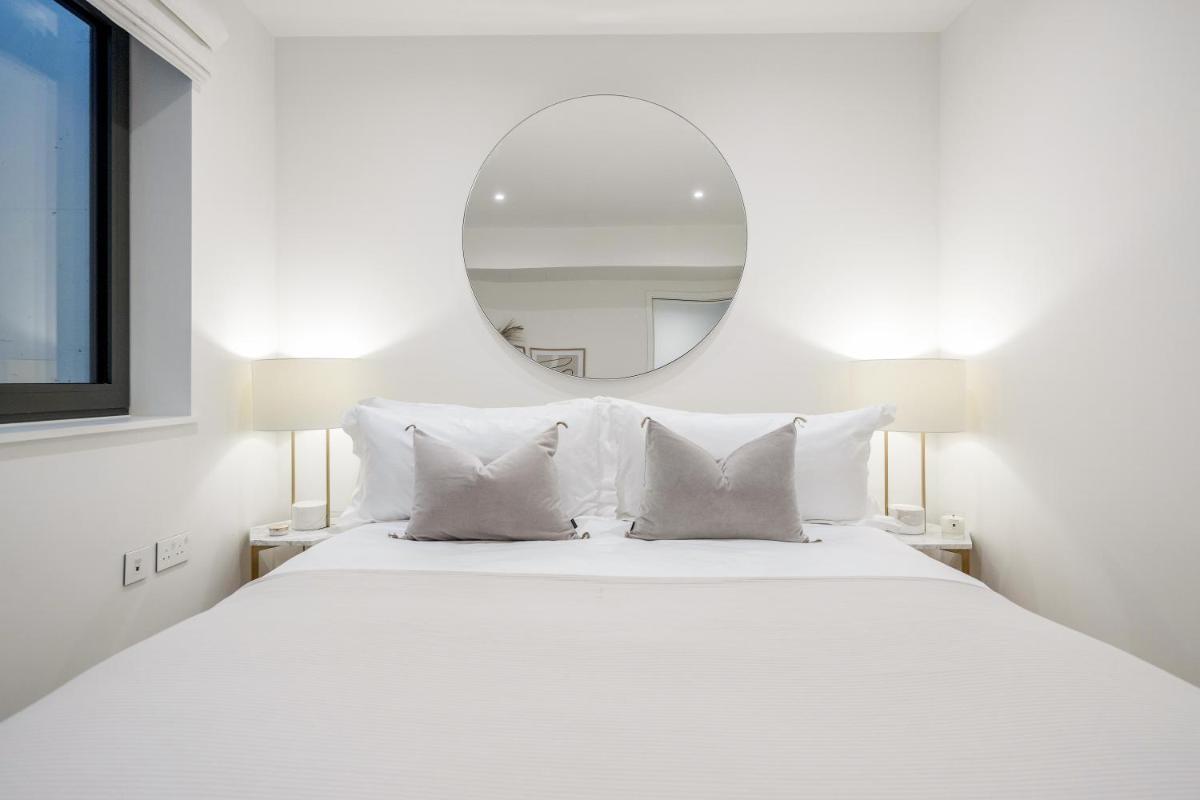 Suitetrails - Luxury Central Mayfair Townhouse with AC 3BR 3BA