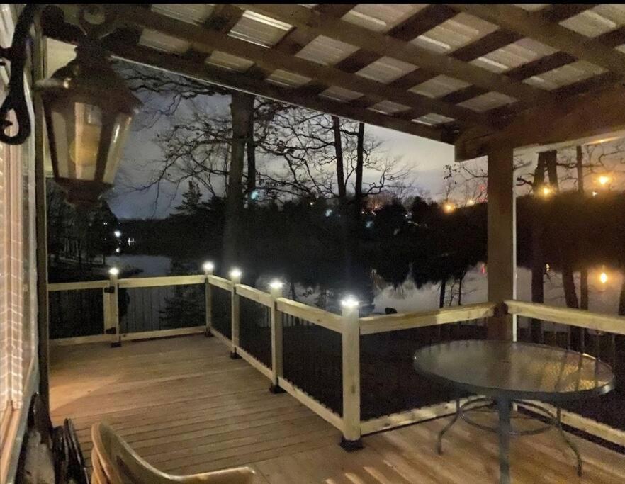 Suitetrails - Lakehouse with Hot Tub close to Ark Encounter