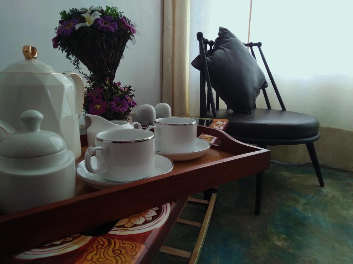 Suitetrails - Barefoot Inn Kandy