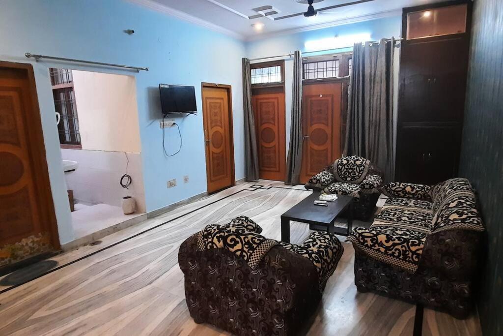 Suitetrails - Yash's Congenial stays - 1 Rk independent place.