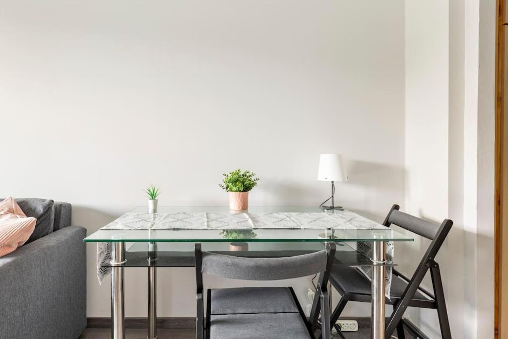 Suitetrails - Lovely 1 Bedroom Flat - Gazdagrét
