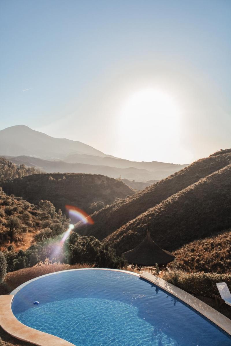 Suitetrails - All Inclusive Luxurious CoLiving La Kookaburra
