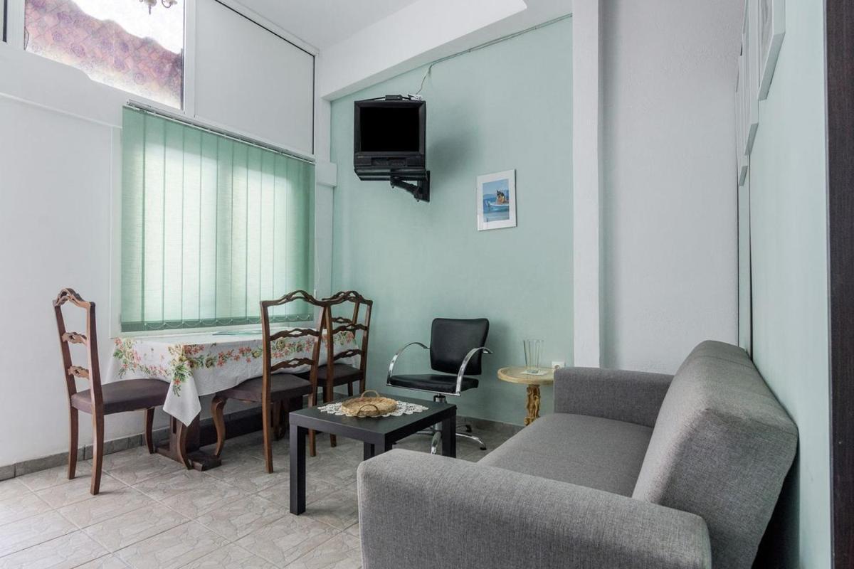 One Comfy Studio in Kallithea - Housity