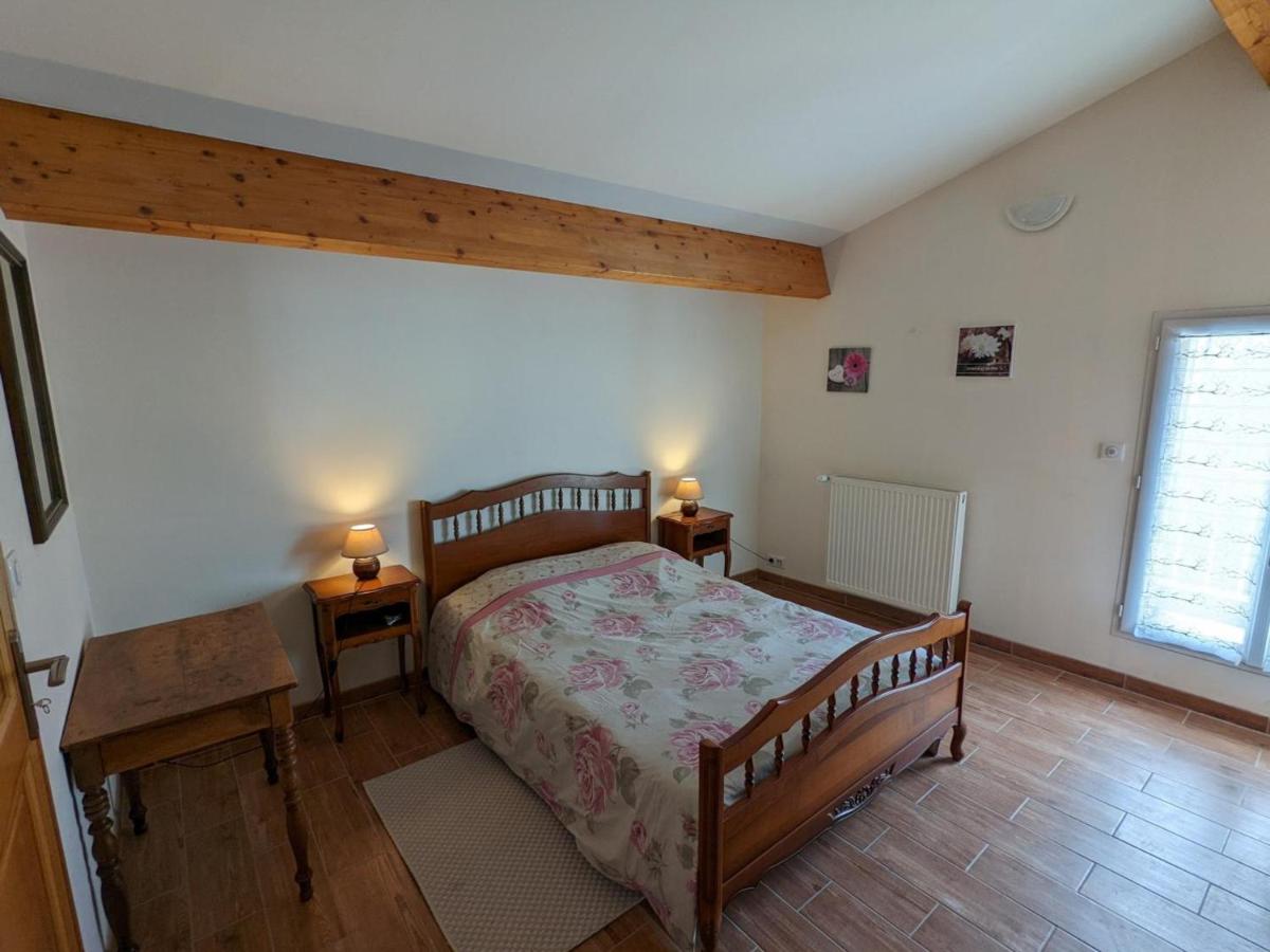 Gîte Montmoreau, 3 pièces, 4 personnes - FR-1-653-224 - Housity
