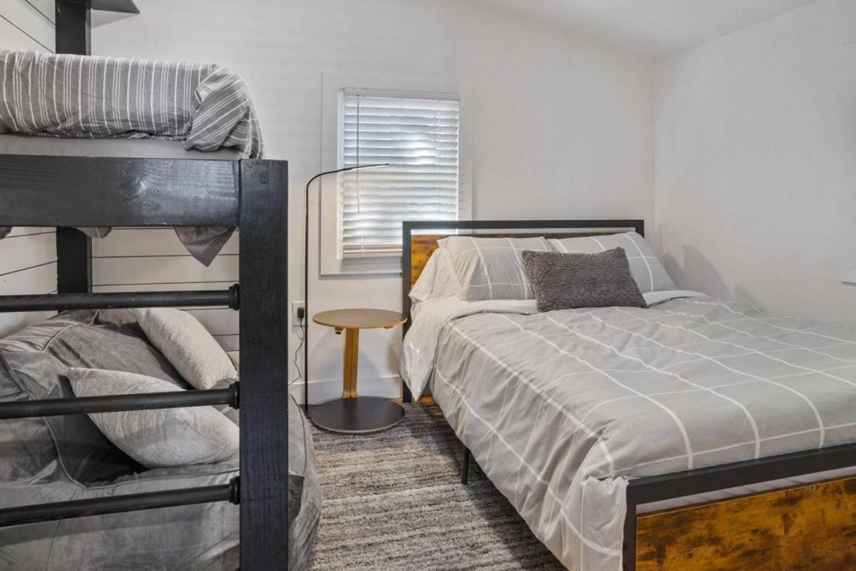 Laidback Lemhi - Housity