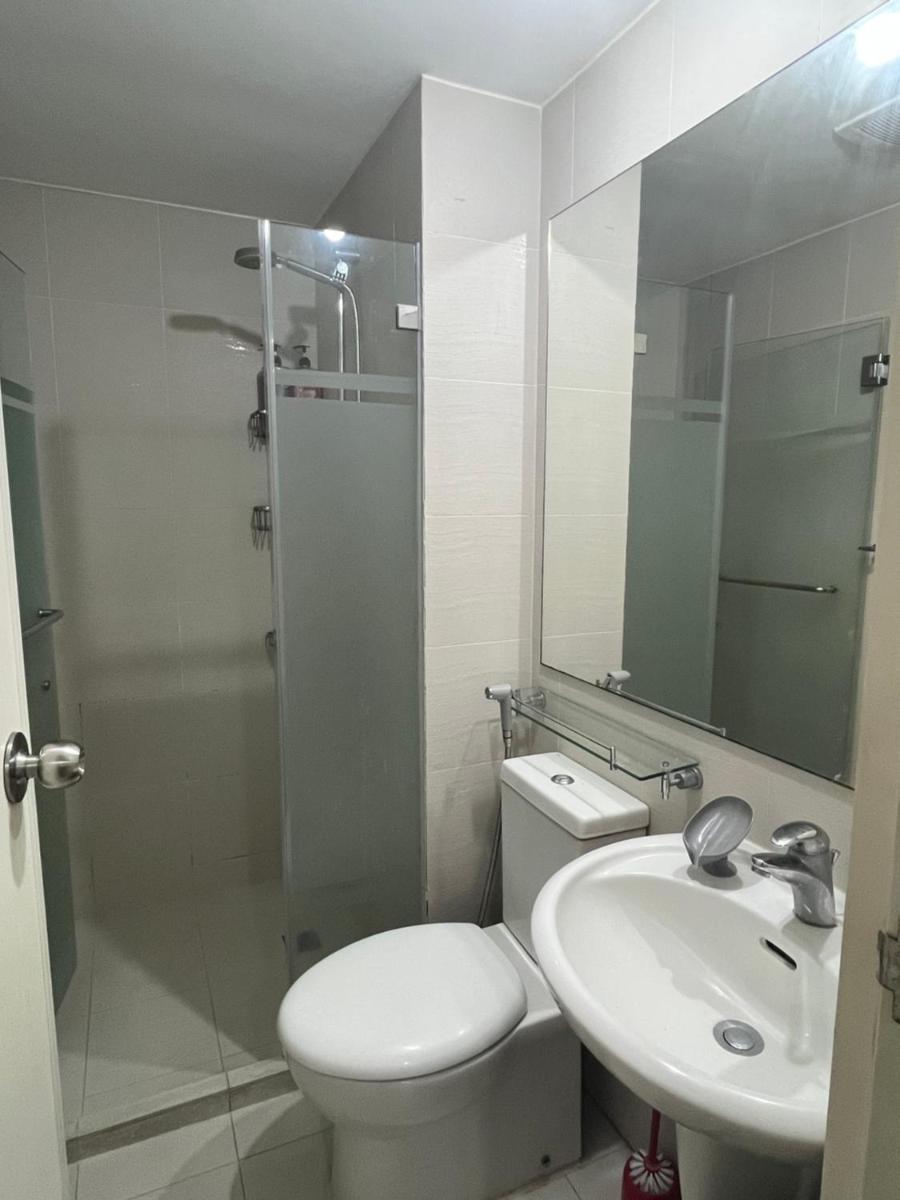 Suitetrails - 2br condo unit Azure Residences by Ms. M