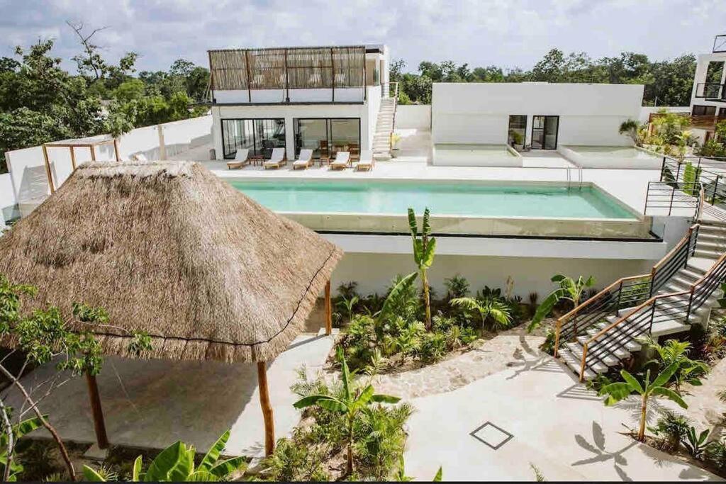 Suitetrails - The Waves 307 classy PH with private pool