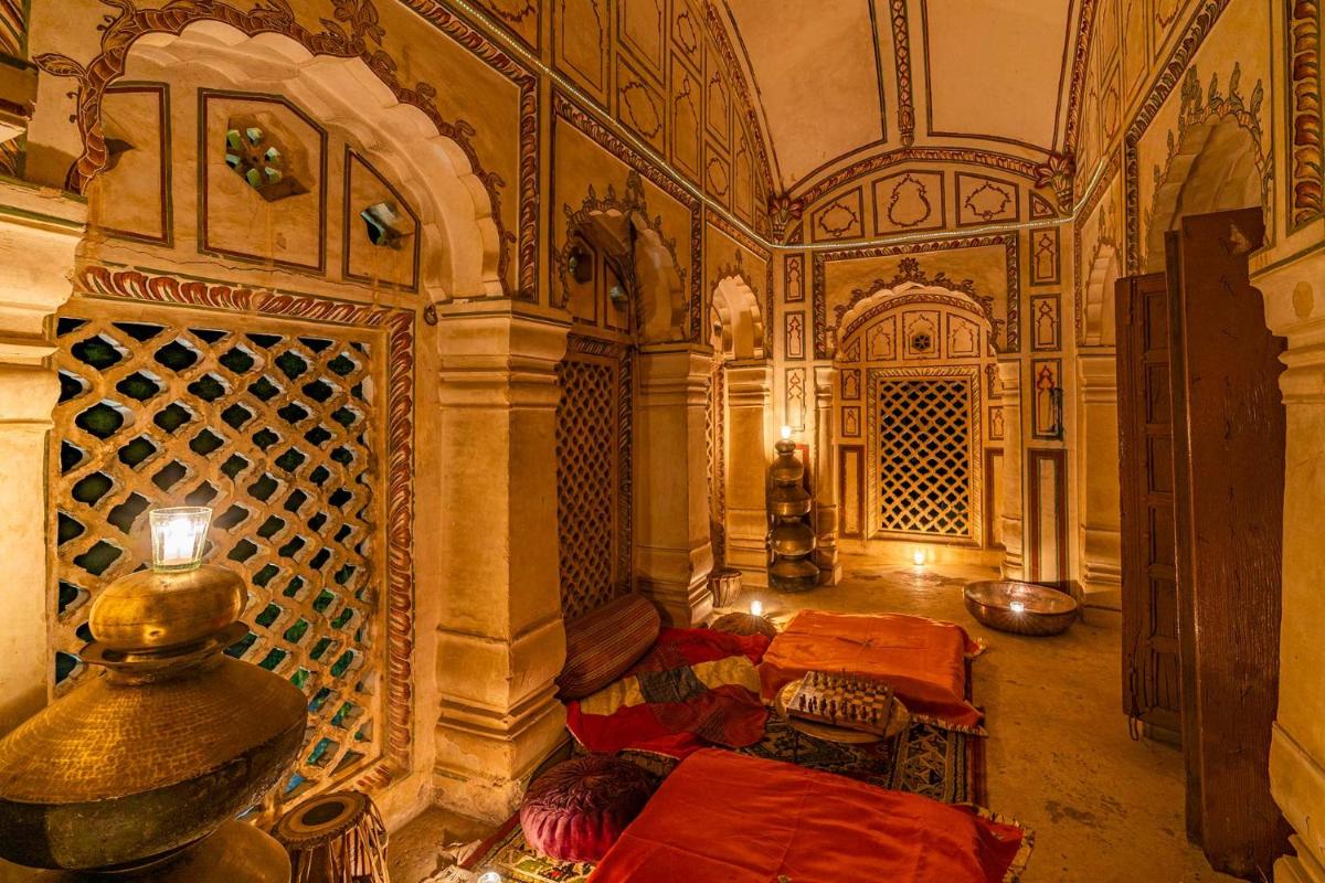 StayVista at Arki Heritage Haveli, stay with the Royal's - Housity