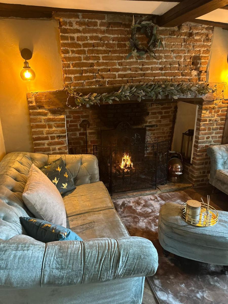 Arms Cottage - Housity