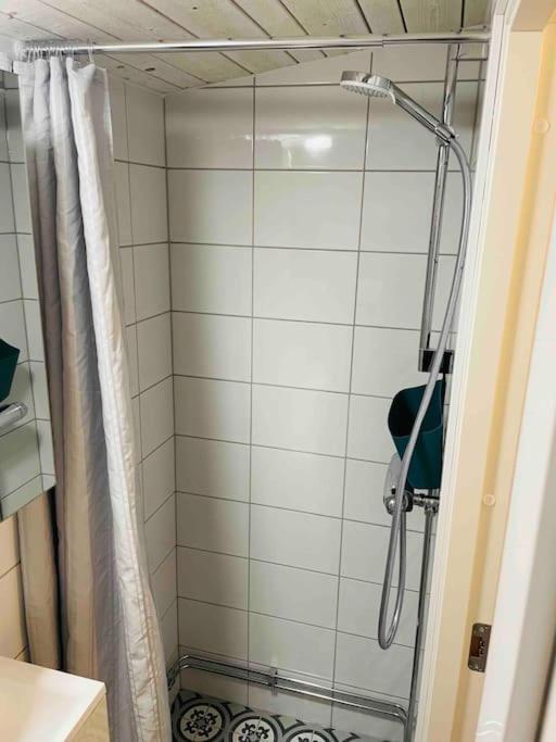 Trevligt minihus mitt i centrum Välkommen till 14b - Housity