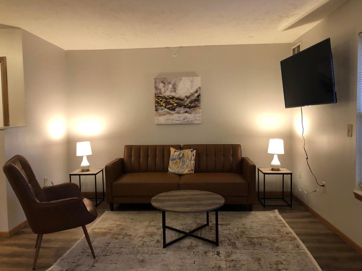 Spacious 2 and 3 bedroom newly furnished apartments close to Rivian - Housity