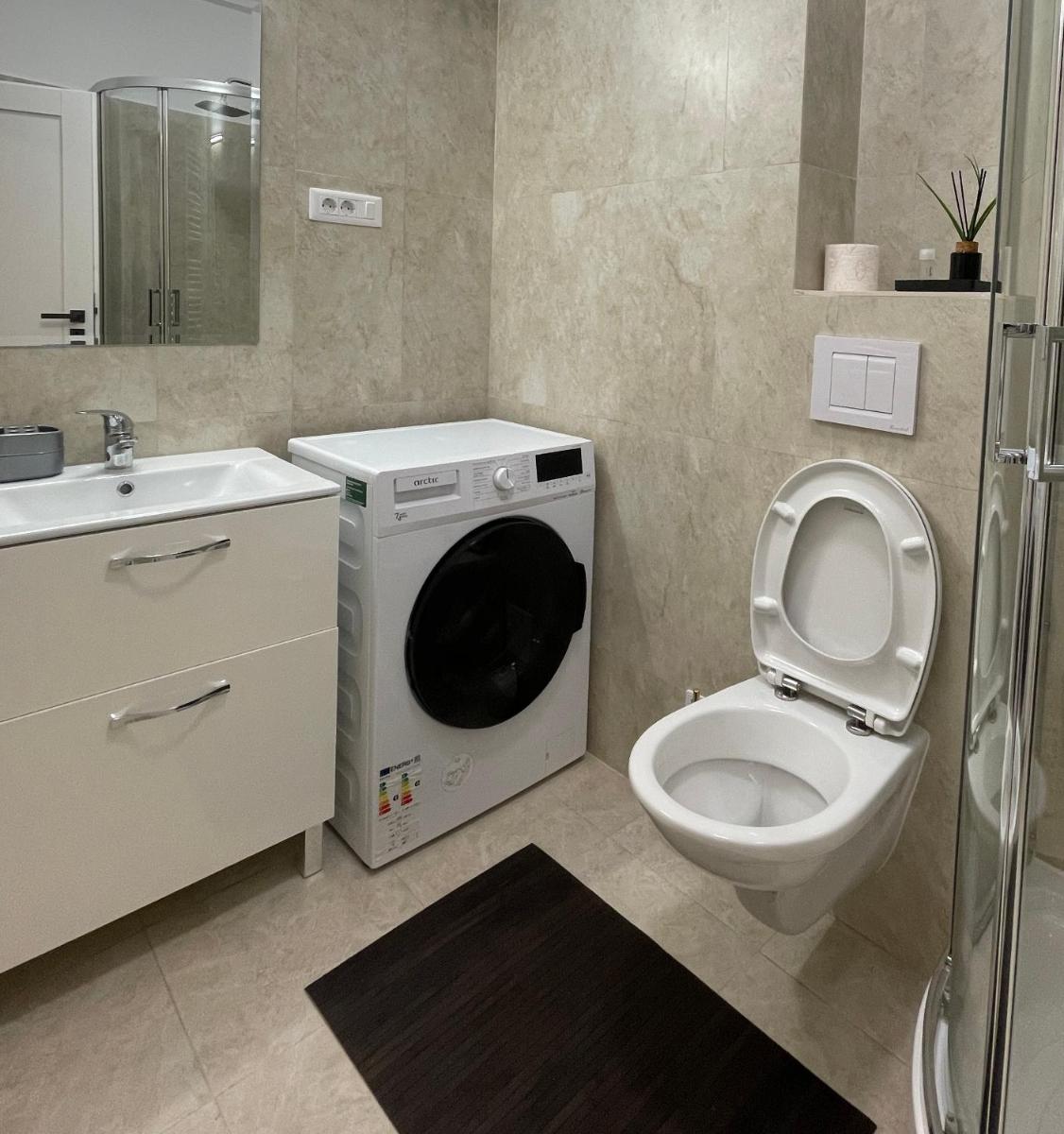 Suitetrails - Q Home Apartment - Palas Center