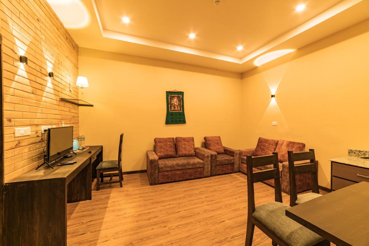 Purna's Museum Resort - Housity