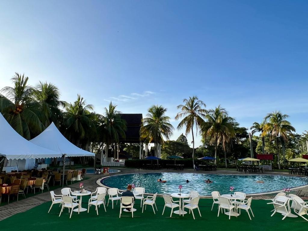 Suitetrails - THE CLOVE MONT HOTEL