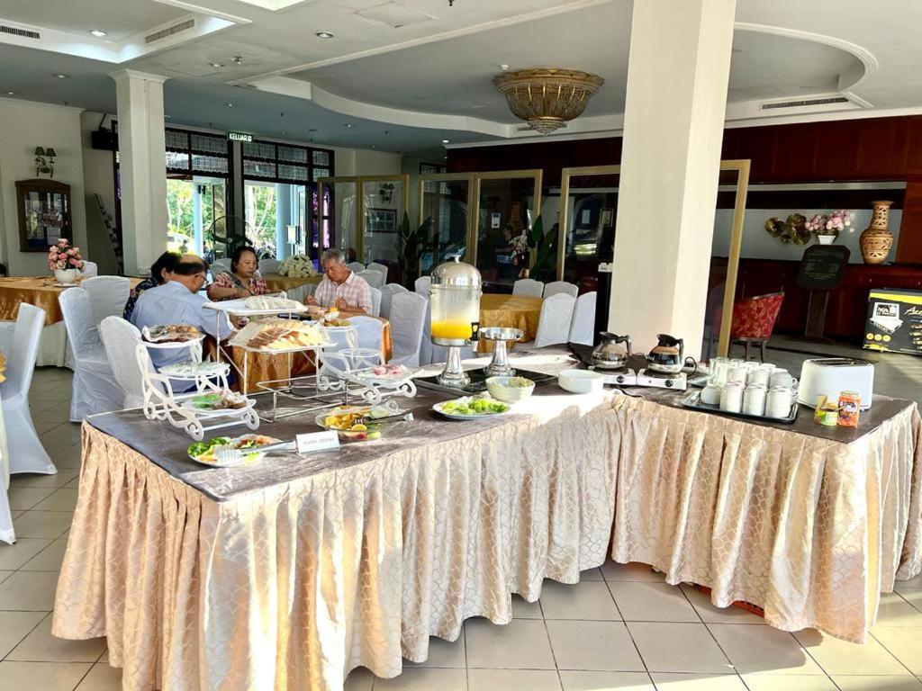 Suitetrails - THE CLOVE MONT HOTEL