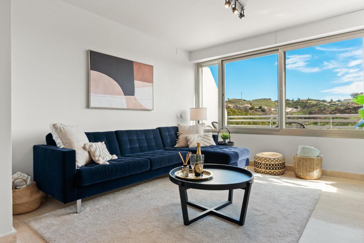 Suitetrails - Penthouse in La Cala de Mijas with rooftop terrace and 3 community pools
