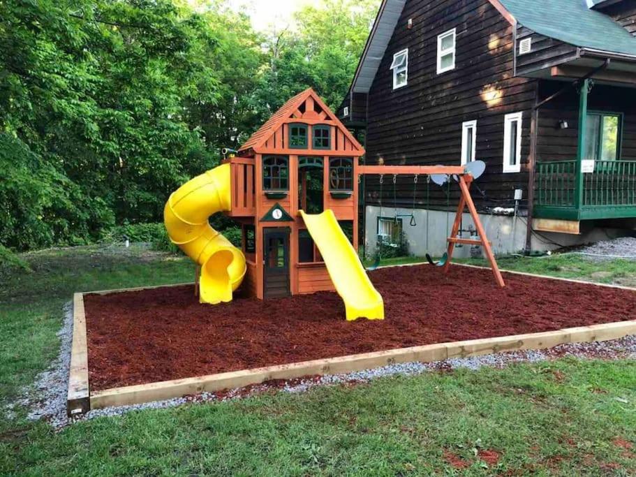 Suitetrails - 4 bedroom 4parking can cook Fireplace,Office