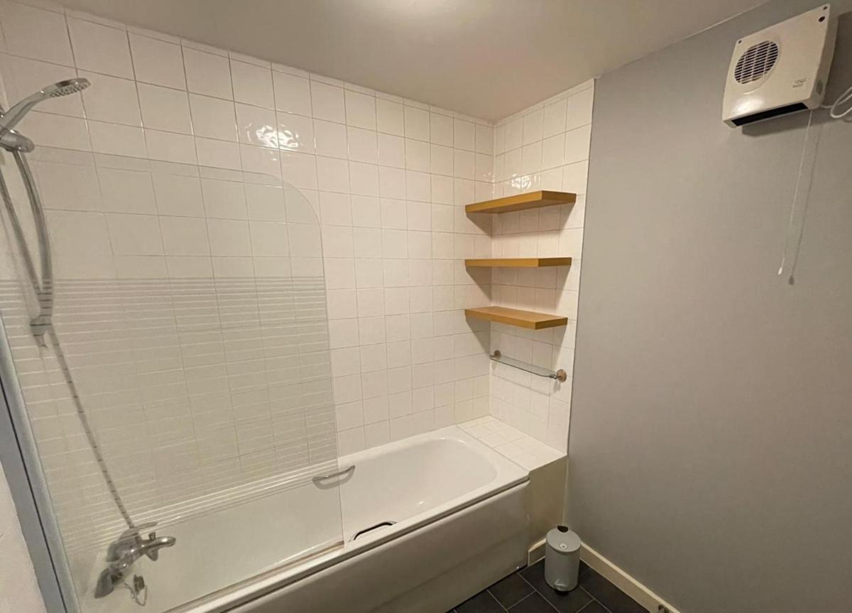 One bedroom with Great city views - Housity