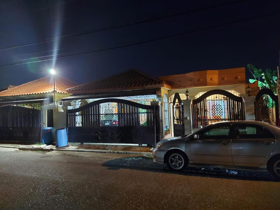 Suitetrails - Hermosa casa urbanización Jardines del Norte