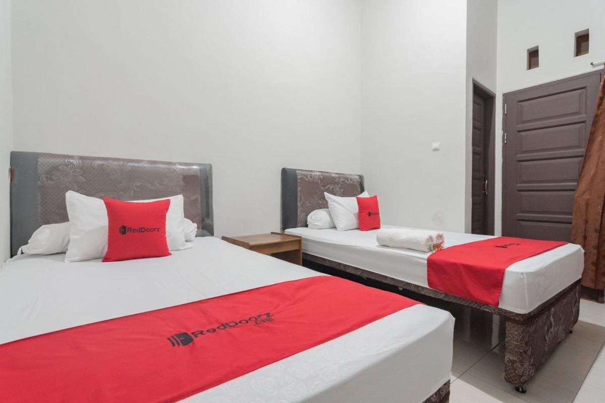 RedDoorz Syariah near Jalan Jakarta Samarinda - Housity