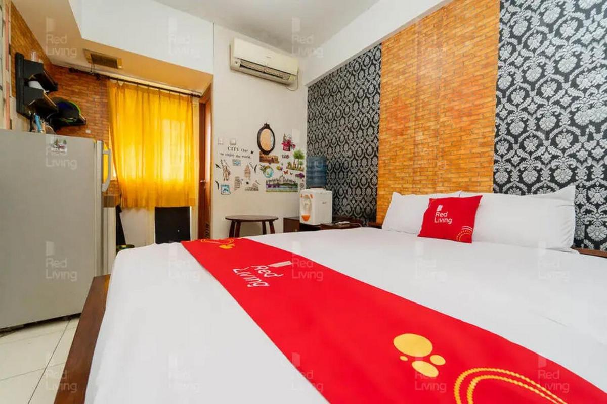 Suitetrails - RedLiving Apartemen Green Lake View Ciputat - Pelangi Rooms 3 Tower E
