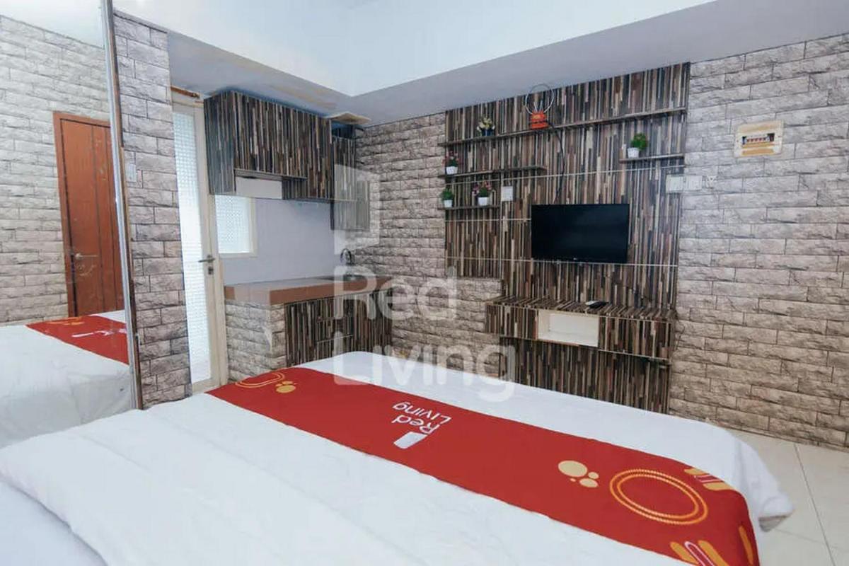 Suitetrails - RedLiving Apartemen Green Lake View Ciputat - Pelangi Rooms 3 Tower E